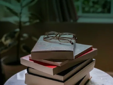 الكتب والوسائط
